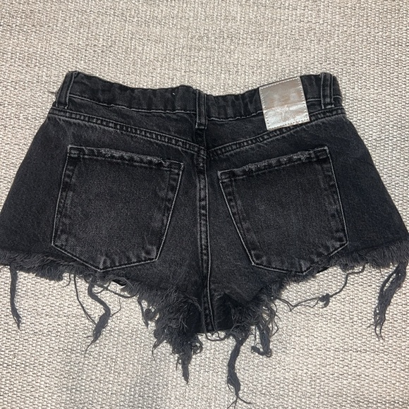 Zara women low waisted ripped jeans in size 0 - Picture 2 of 3